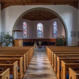 csm_Kirche_Uetendorf_Gang2.jpeg_e7c1aaff1d