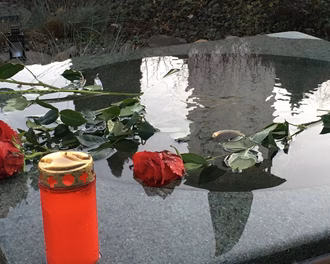 csm_Uetendorf_Grabkerze_Rose_eeadadf614